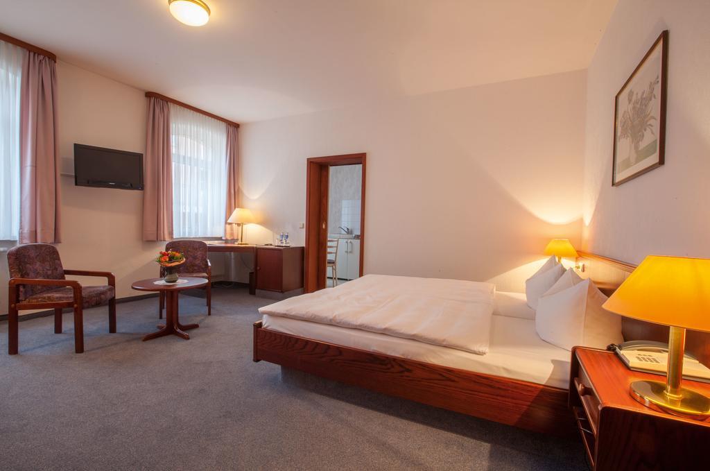 Hotel Arcus Elsterwerda Bagian luar foto